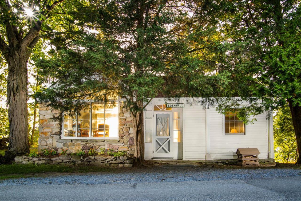Basin Harbor Hotel Vergennes Bagian luar foto