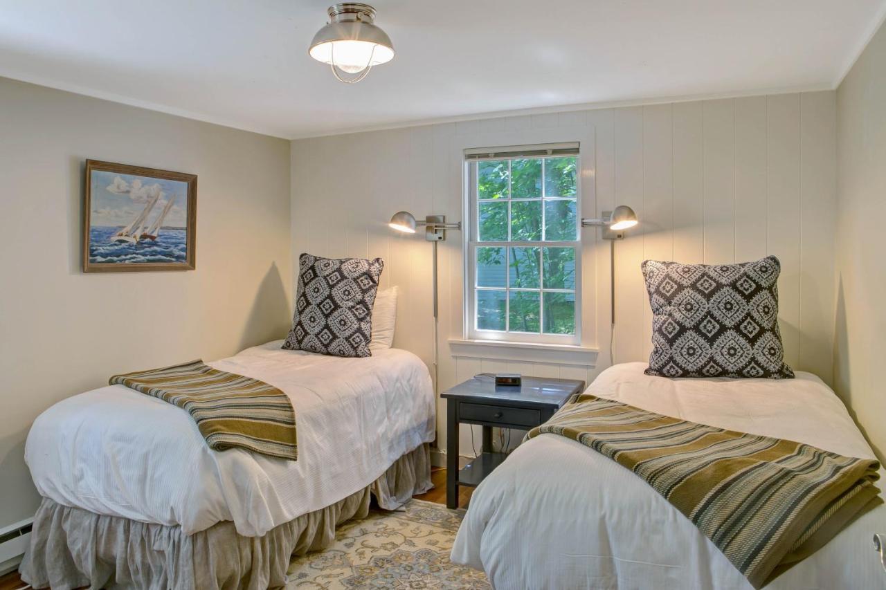 Basin Harbor Hotel Vergennes Bagian luar foto